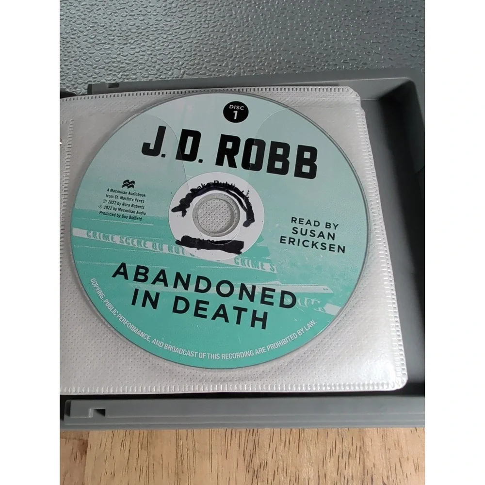 Abandoned in Death (In Death, 54) - Audio CD By Robb, J D GOOD